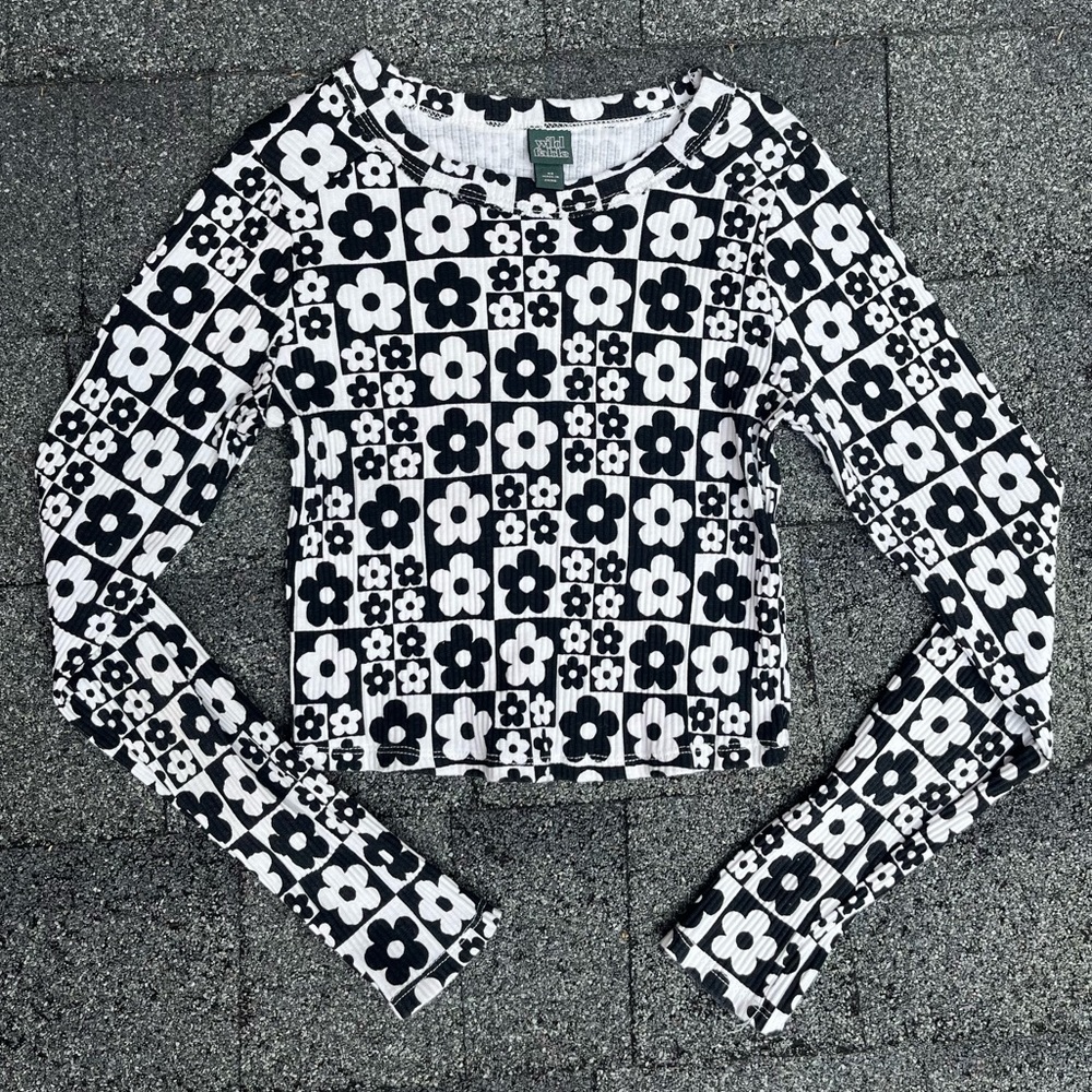 Black & White Flower Print Crop Top